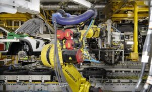 人よりロボットが主役…韓国GM工場に「労組いらない」声続出の衝撃現場