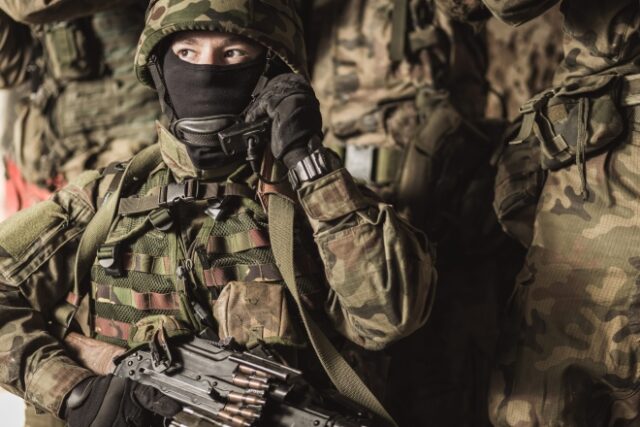 フランスの志願兵制度に若者5000人、韓国人「休戦国家の韓国こそ女性徴兵と軍加算点を」と反応