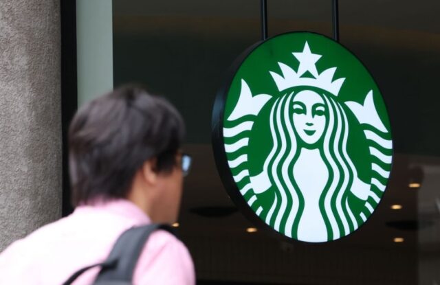 韓国スタバ社員の経営陣評価が1点台に沈む、タンクデー騒動をめぐり不買より「政治介入」への反発も