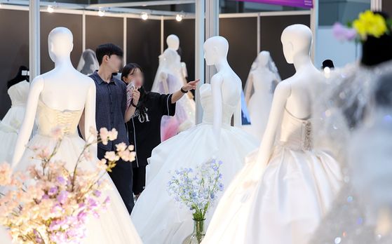 「非婚が答え」から結婚へ？韓国30代女性の意識変化に、ネットではフェミ論争まで再燃